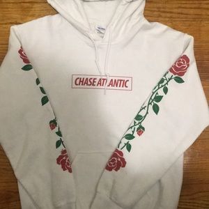 grauer oversized moletom com capuz